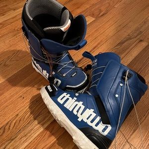 Thirty two - snowboard boots